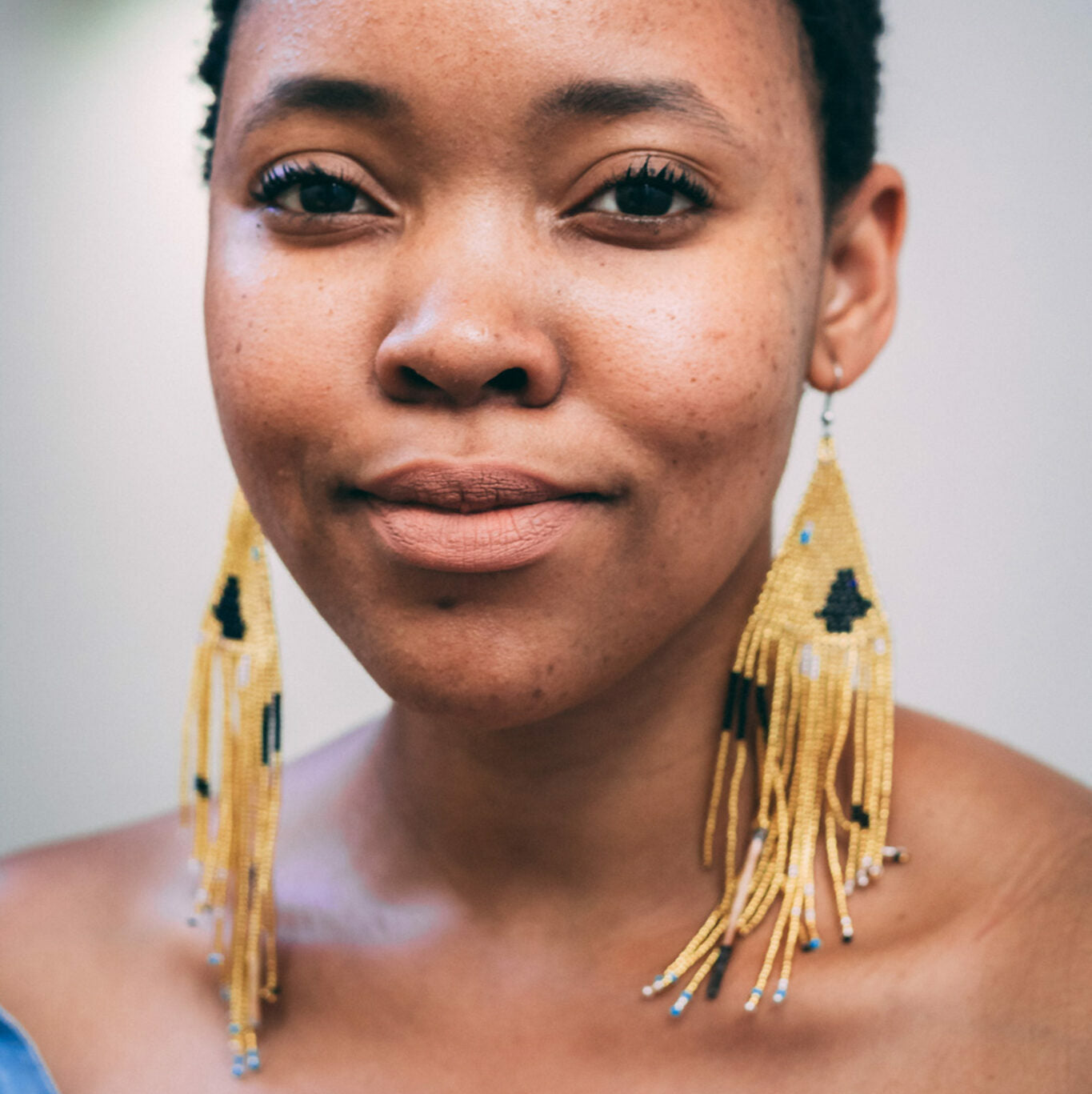 Queen Golden Earrings image 0